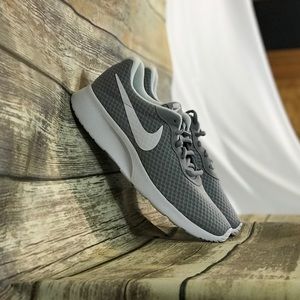 Women’s Nike Tanjun Grey